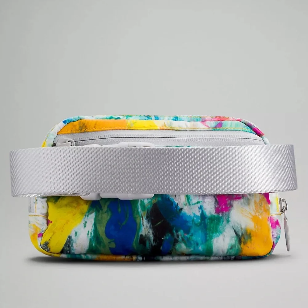 Lululemon Everywhere Belt Bag White multi LAST ONE - Picture 2 of 6